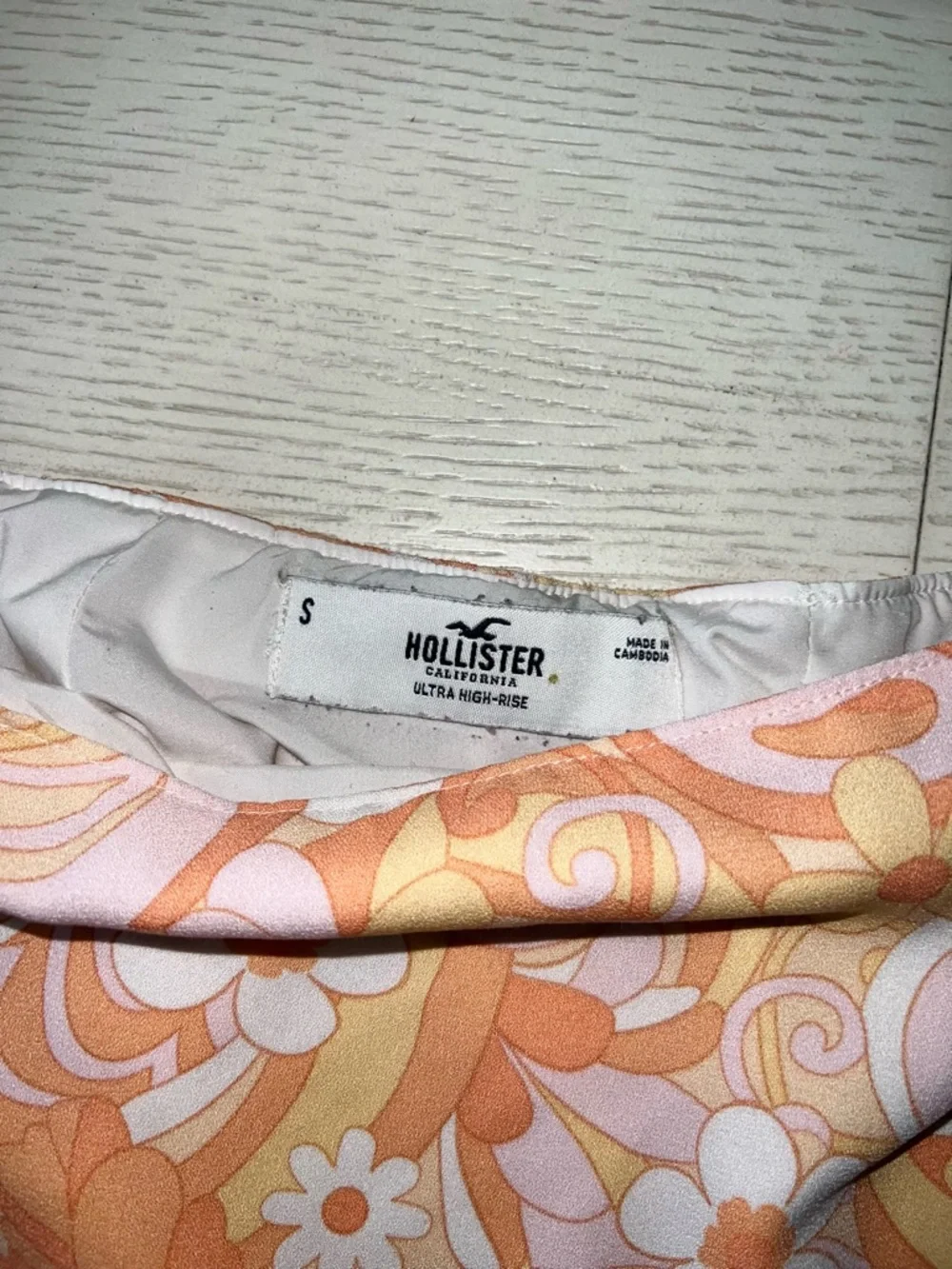 Hollister Retro Floral A-Line Mini Skirt - Peach, Cream & Yellow